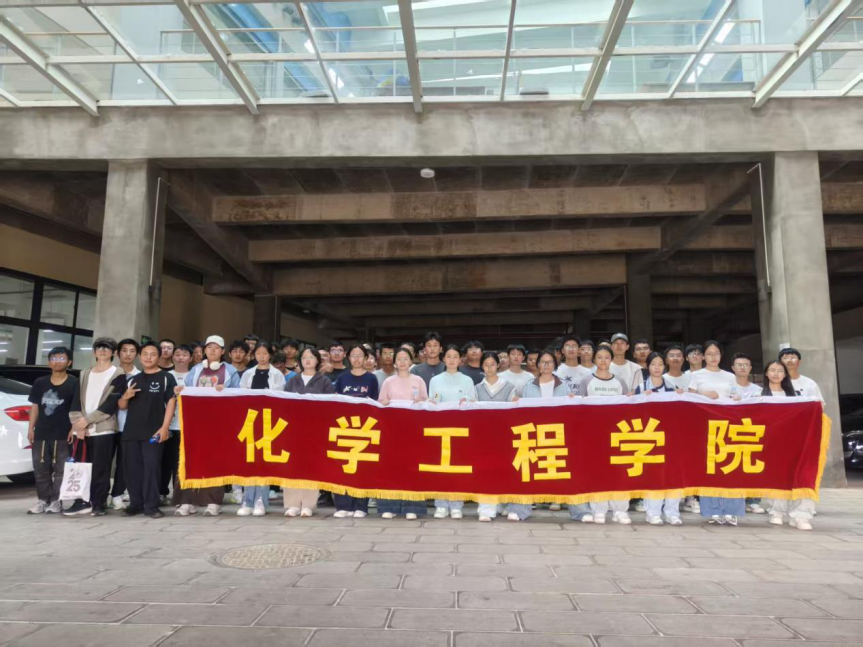 凝心聚力,绳采飞扬——javHiHi
荣获2025级新生拔河比赛优秀奖